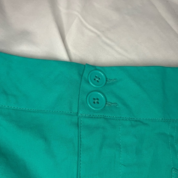 Vibrant Green Women's Shorts with Nautical Rope Accent - Picture 4 of 7